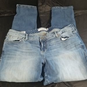 Torrid mid-rise boyfriend jeans size 18